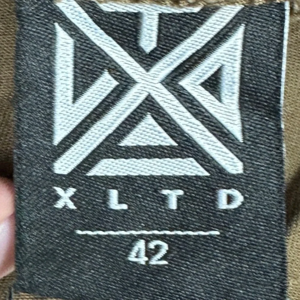 XLTD Shorts Mens 42 Brown Twill Drawstring Casual Pull On Stretch Waist Pockets